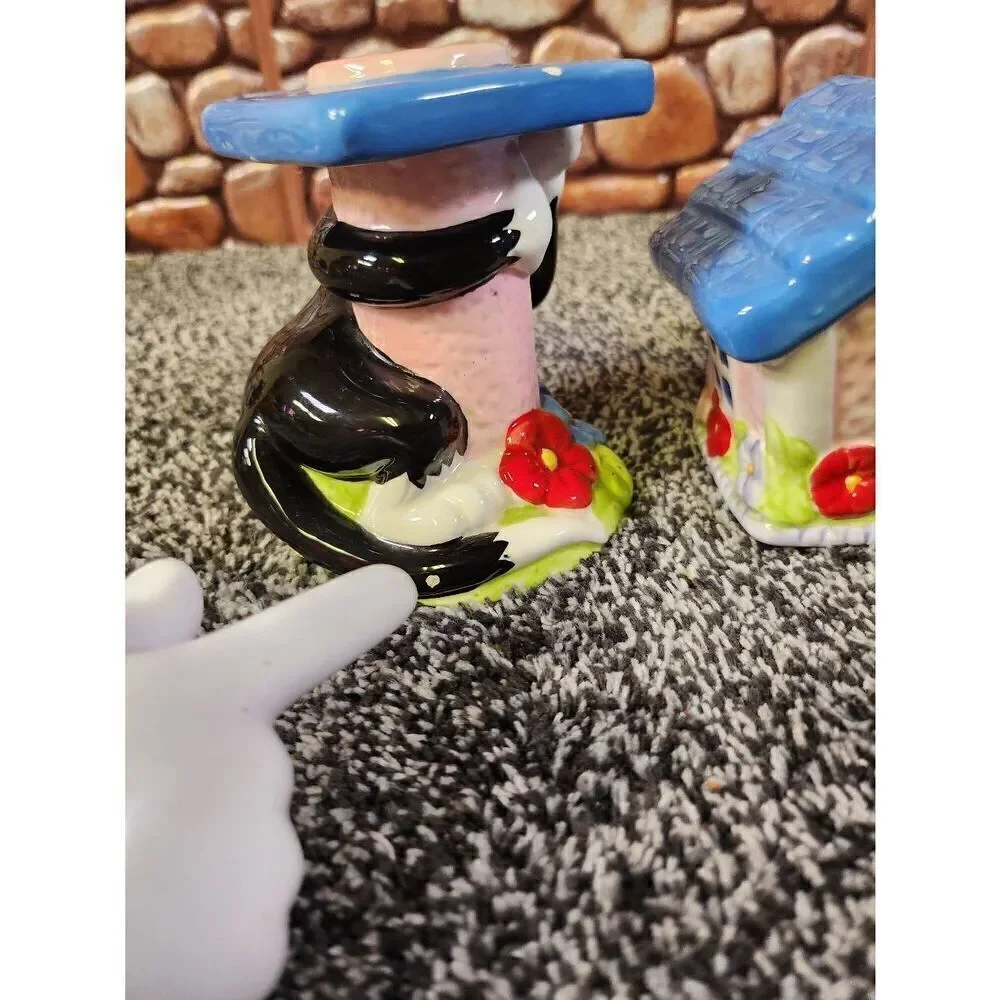 Sylvester and Tweety Salt and Pepper Shakers